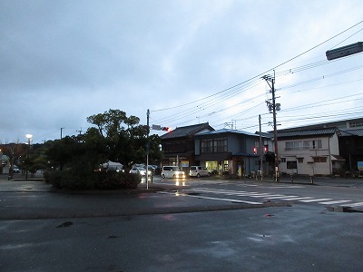 大入駅の駅前