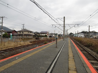 加布里駅構内