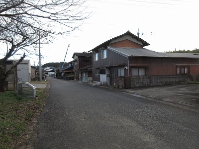 金石原駅の駅前