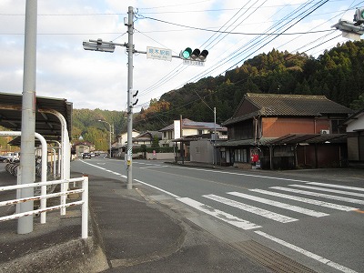 厳木駅の駅前