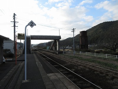 厳木駅構内