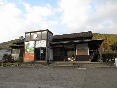 厳木駅の駅舎