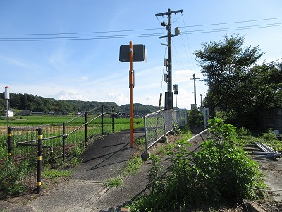 七塚駅の入り口