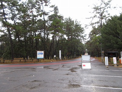 虹ノ松原駅の駅前
