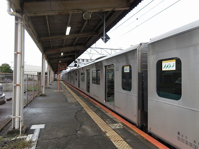西唐津駅構内