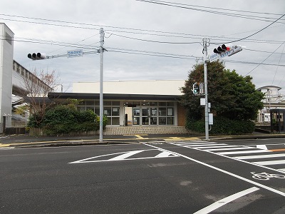 西唐津駅の駅舎
