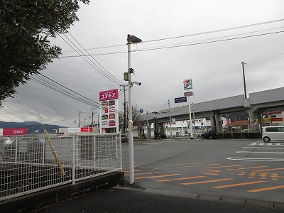 和多田駅の駅前