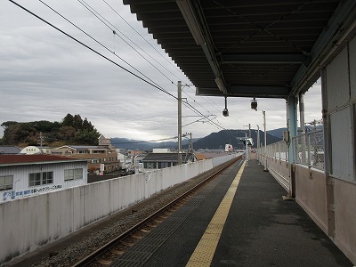 和多田駅構内