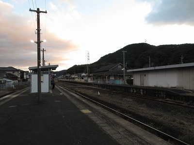 山本駅構内
