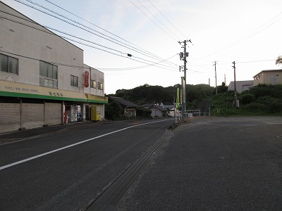 吉名駅の駅前