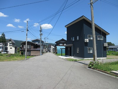 越後水沢駅の駅前