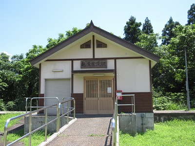 越後鹿渡駅の駅舎