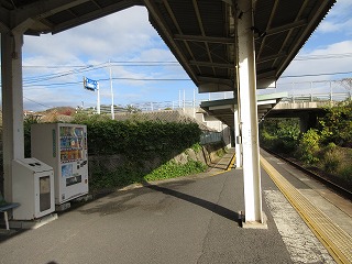 平川駅構内