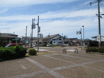 北三条駅の駅前
