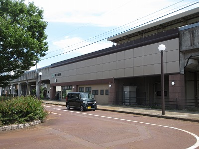 北三条駅の駅舎