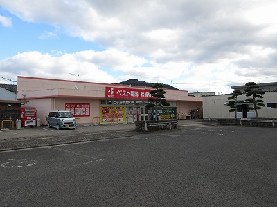 松浦駅の駅前