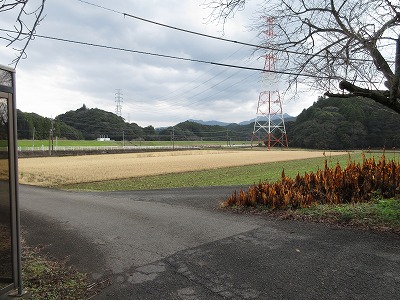 西相知駅の駅前