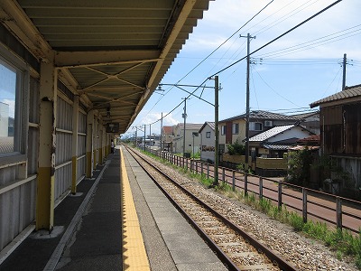 西燕駅構内