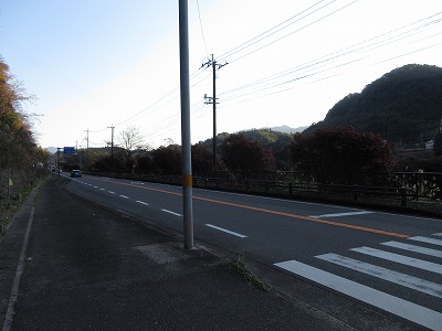 鬼瀬駅の駅前
