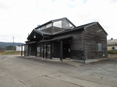 大川野駅の駅舎