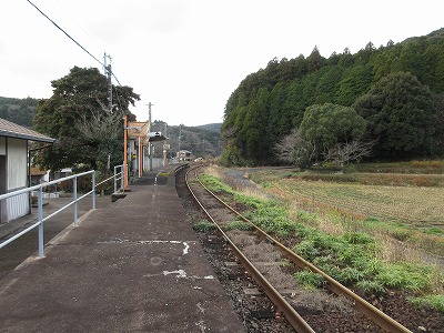 佐里駅構内
