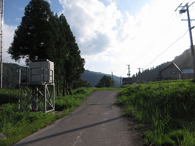 信濃白鳥駅の駅前