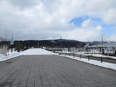 �V���ٖk�l�w�̉w�O