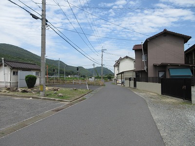 �ʔ��w�̉w�O