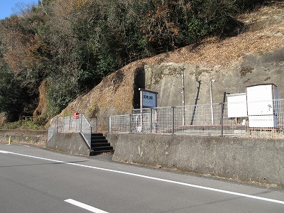 天神山駅の入り口