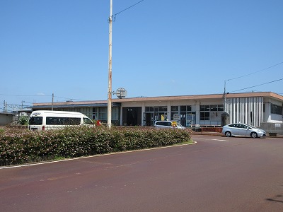 燕駅の駅舎