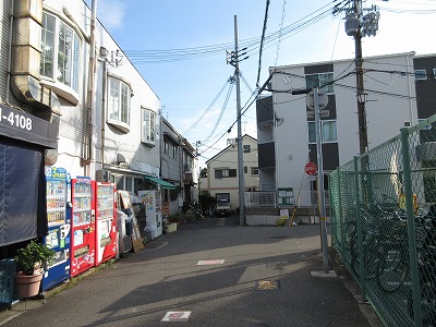 �����R�w�̉w�O