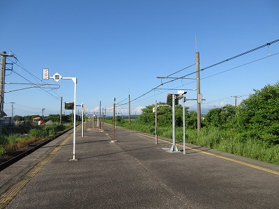 月岡駅構内