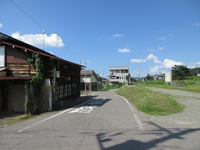 魚沼中条駅の駅前