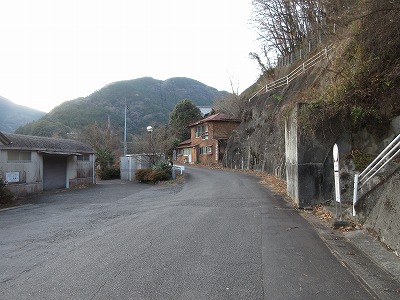湯平駅の駅前